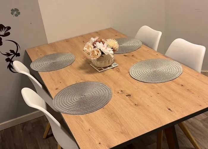 شقة Monteuerzimmer Im Herzen Von